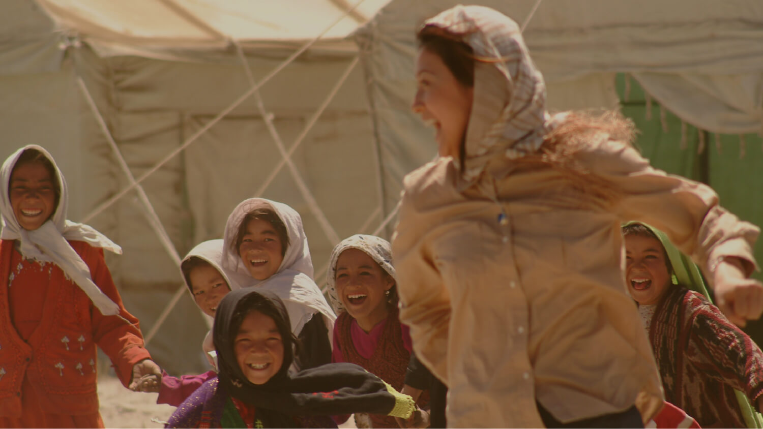 朝日新聞PRESENTS「SmilePlease 藤原紀香世界子ども基金」~アフガニスタンの軌跡と希望~